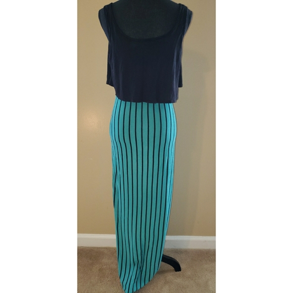 Green and black striped dress - Picture 2 of 4